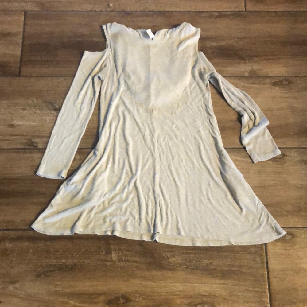 Dress with shoulder cut outs and hood